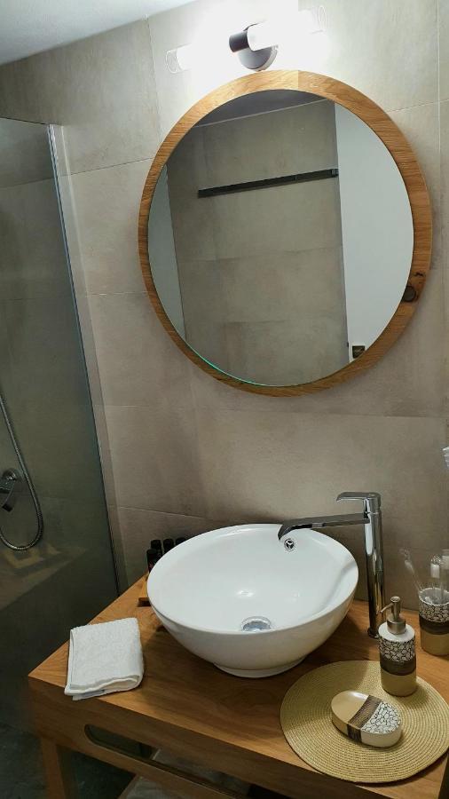 Alexandra'S Boutique House Apartment Triovasalos Ngoại thất bức ảnh